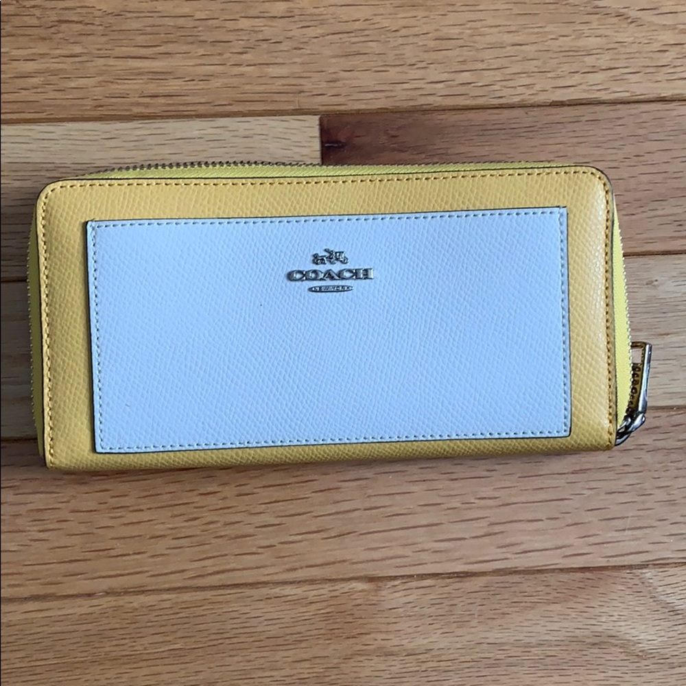 Coach wallet